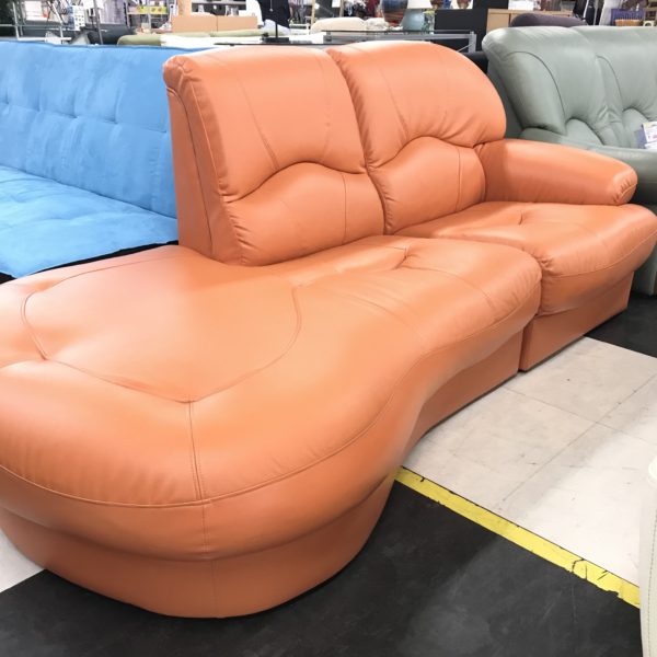 珍しい形のソファー