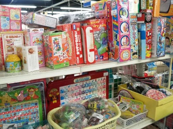 清掃後のコスモスペースのベビー用品・おもちゃ売り場 その１