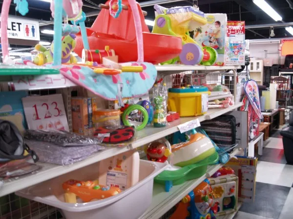 清掃後のコスモスペースのベビー用品・おもちゃ売り場 その２